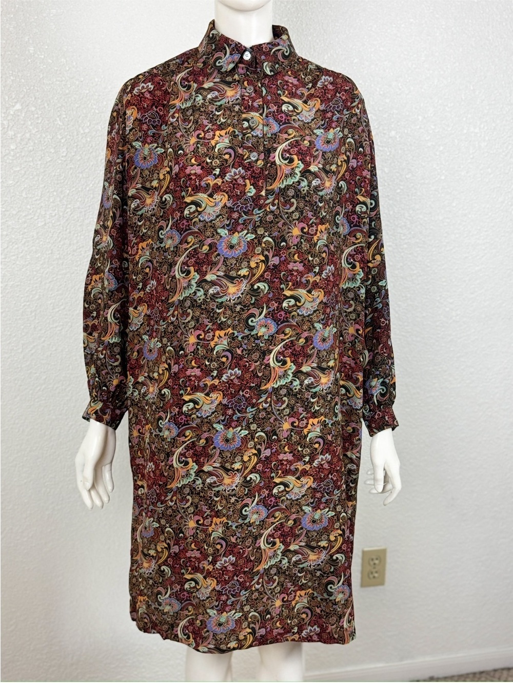 LEVINO VERNA Vintage Long-Sleeve Paisley Shift Dress in Brown Floral